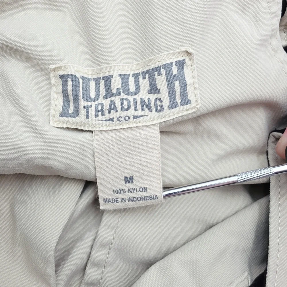 Duluth Trading Co Dry on the Fly Cargo Shorts Size Medium Beige 11
